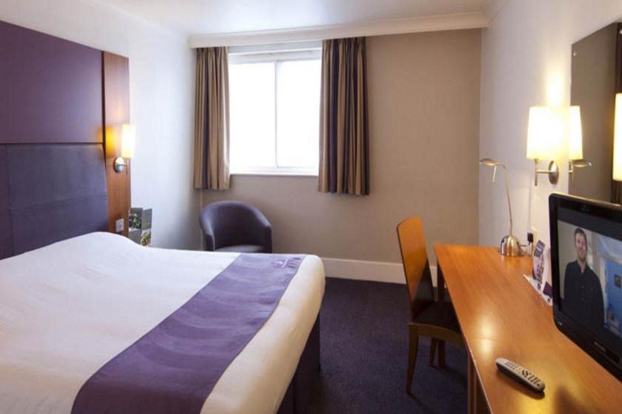 Premier Inn Ipswich North Экстерьер фото
